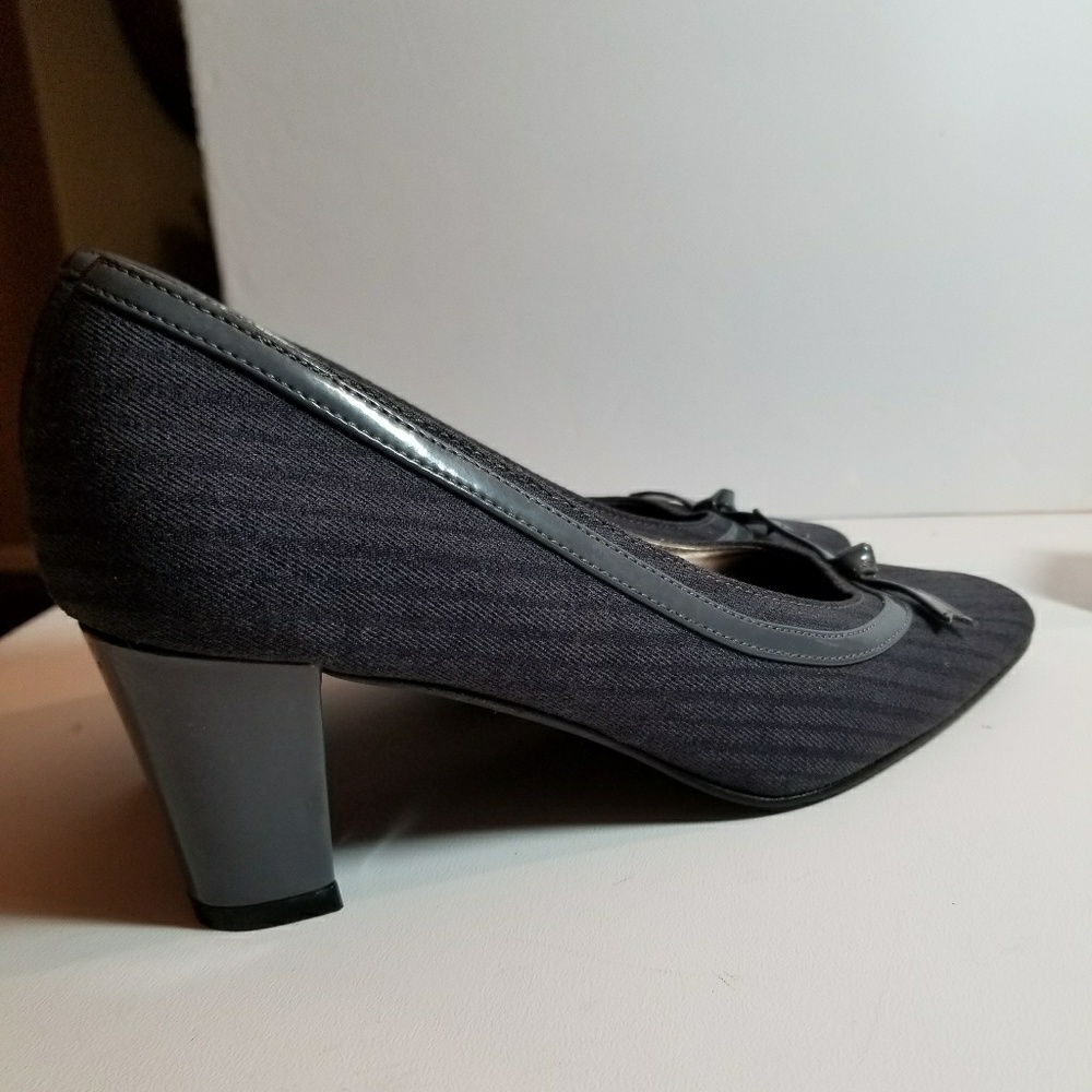 Gray Pumps - image 5